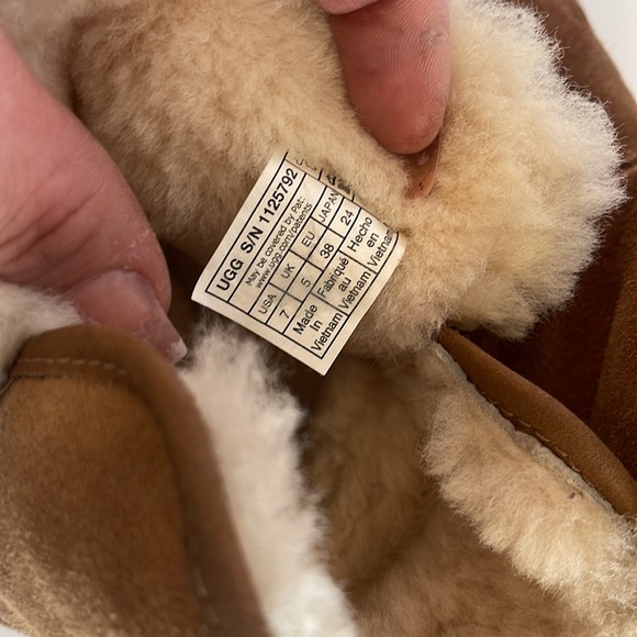 Uggs Corey Chestnut Colod Boots - Picture 9 of 9